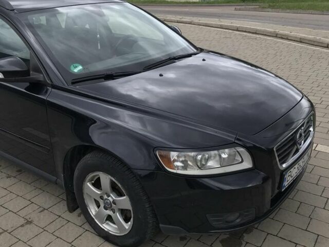 Черный Вольво В50, объемом двигателя 1.6 л и пробегом 243 тыс. км за 7200 $, фото 2 на Automoto.ua