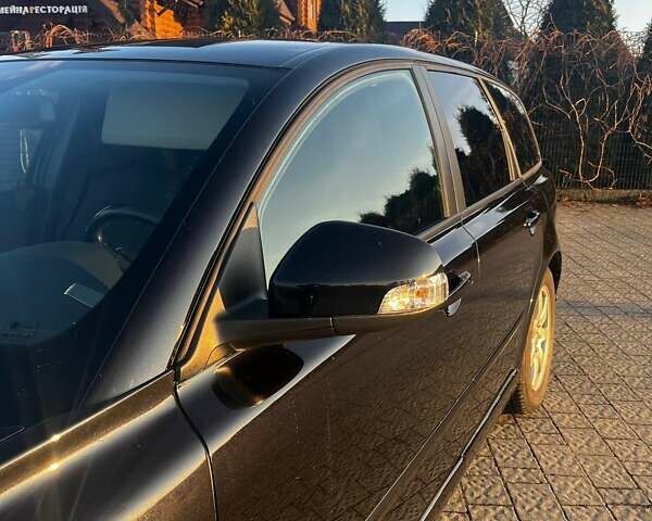 Черный Вольво В50, объемом двигателя 1.6 л и пробегом 252 тыс. км за 6950 $, фото 3 на Automoto.ua