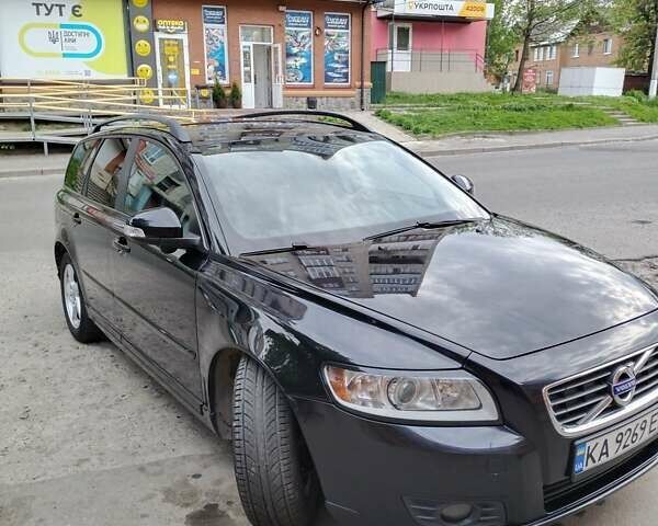 Чорний Вольво V50, об'ємом двигуна 1.56 л та пробігом 236 тис. км за 7300 $, фото 2 на Automoto.ua