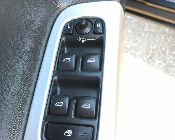 Черный Вольво В50, объемом двигателя 2 л и пробегом 269 тыс. км за 10350 $, фото 20 на Automoto.ua