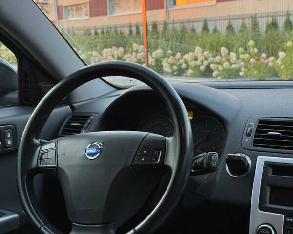 Чорний Вольво V50, об'ємом двигуна 1.6 л та пробігом 237 тис. км за 7300 $, фото 10 на Automoto.ua