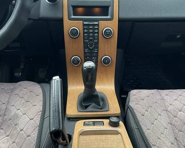 Чорний Вольво V50, об'ємом двигуна 1.56 л та пробігом 238 тис. км за 7500 $, фото 9 на Automoto.ua