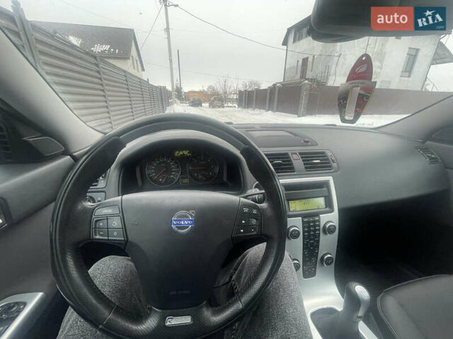 Чорний Вольво V50, об'ємом двигуна 1.6 л та пробігом 268 тис. км за 8200 $, фото 2 на Automoto.ua