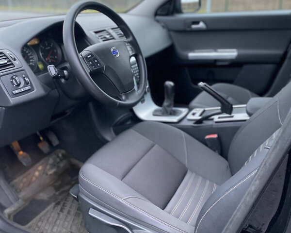 Чорний Вольво V50, об'ємом двигуна 1.6 л та пробігом 252 тис. км за 7950 $, фото 15 на Automoto.ua