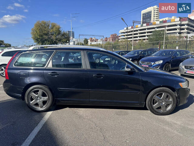 Вольво В50 2010 в Киеве на Automoto.ua Черный Вольво В50, объемом двигателя 1.6 л и пробегом 248 тыс. км за 9200 $, фото 2 на Automoto.ua