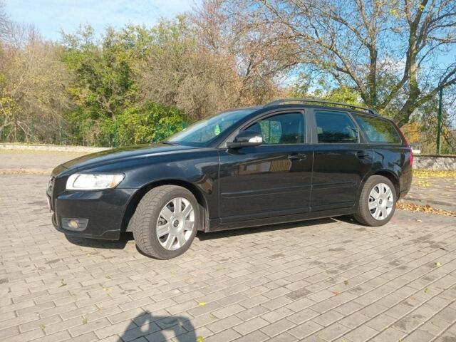 Вольво В50 2010 в Каменке на Automoto.ua Черный Вольво В50, объемом двигателя 1 л и пробегом 240 тыс. км за 6500 $, фото 8 на Automoto.ua