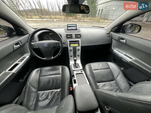 Чорний Вольво V50, об'ємом двигуна 2 л та пробігом 268 тис. км за 10250 $, фото 20 на Automoto.ua