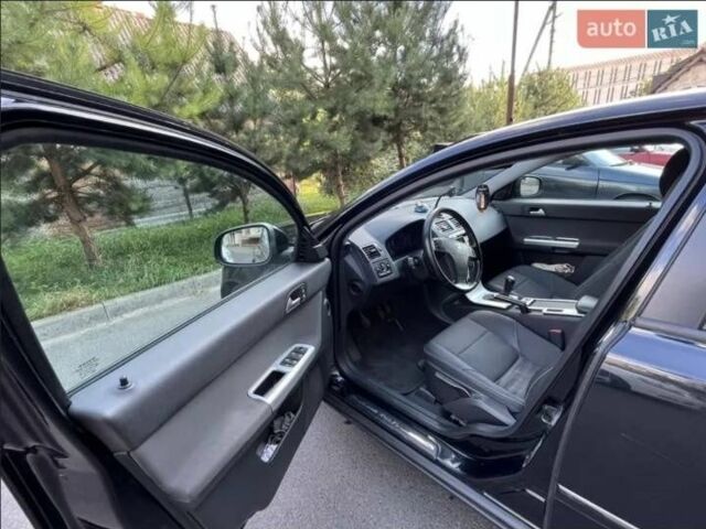 Вольво В50 2010 в Луцке на Automoto.ua Черный Вольво В50, объемом двигателя 1.6 л и пробегом 270 тыс. км за 7100 $, фото 4 на Automoto.ua