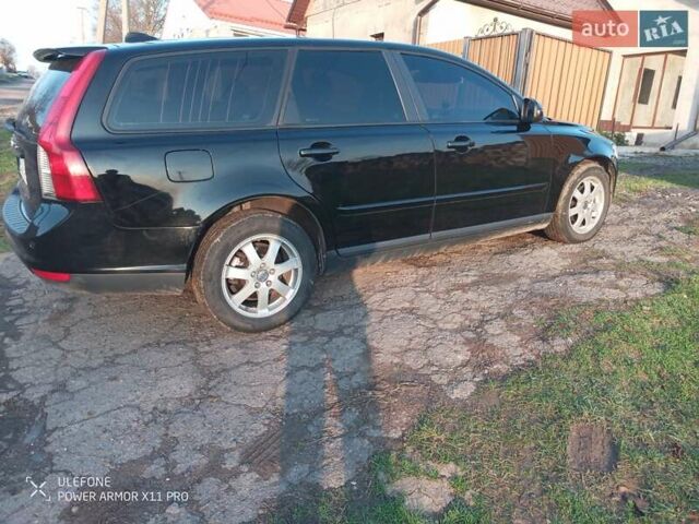 Черный Вольво В50, объемом двигателя 1.6 л и пробегом 186 тыс. км за 6700 $, фото 4 на Automoto.ua