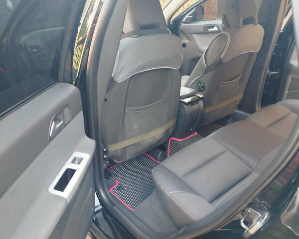 Черный Вольво В50, объемом двигателя 1.6 л и пробегом 233 тыс. км за 7300 $, фото 7 на Automoto.ua