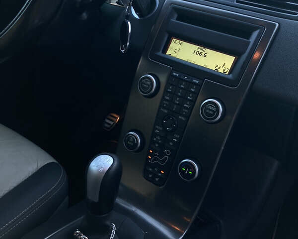 Черный Вольво В50, объемом двигателя 1.56 л и пробегом 203 тыс. км за 7800 $, фото 82 на Automoto.ua