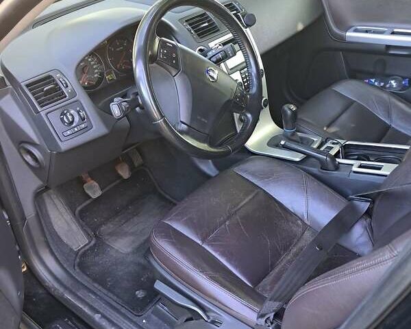 Черный Вольво В50, объемом двигателя 1.6 л и пробегом 261 тыс. км за 7000 $, фото 12 на Automoto.ua