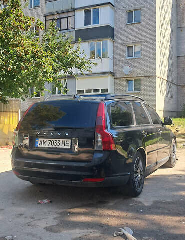 Черный Вольво В50, объемом двигателя 1.6 л и пробегом 250 тыс. км за 5800 $, фото 9 на Automoto.ua