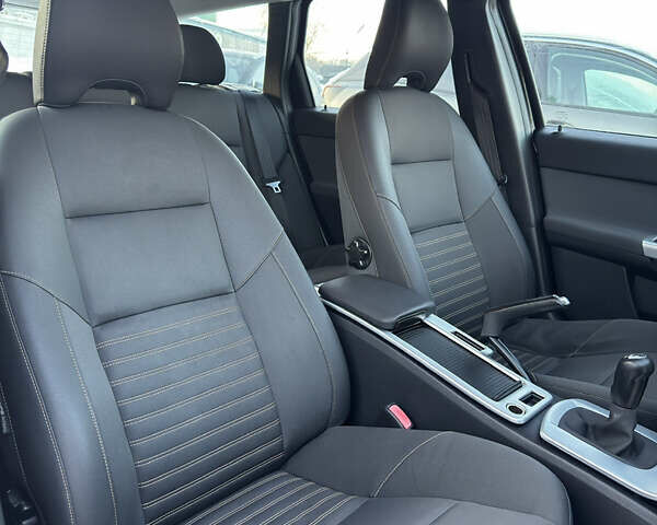 Чорний Вольво V50, об'ємом двигуна 1.6 л та пробігом 201 тис. км за 8299 $, фото 26 на Automoto.ua