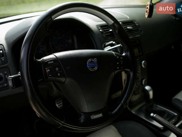 Черный Вольво В50, объемом двигателя 1.56 л и пробегом 203 тыс. км за 7800 $, фото 24 на Automoto.ua