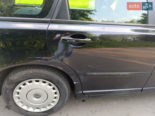 Черный Вольво В50, объемом двигателя 1.56 л и пробегом 325 тыс. км за 6500 $, фото 5 на Automoto.ua