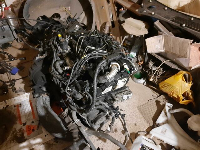 Чорний Вольво V50, об'ємом двигуна 1.6 л та пробігом 230 тис. км за 2000 $, фото 4 на Automoto.ua