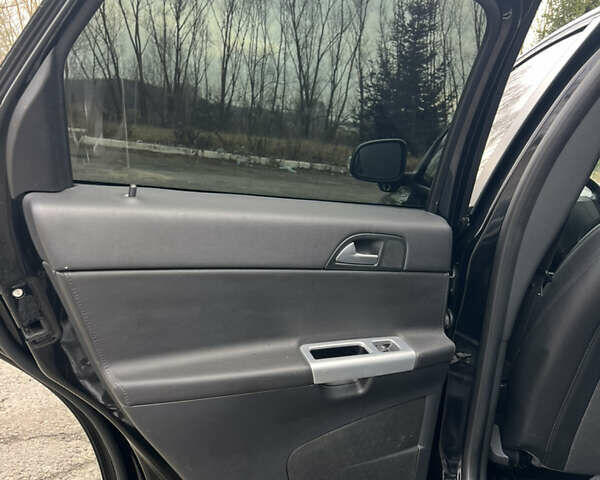 Чорний Вольво V50, об'ємом двигуна 2 л та пробігом 268 тис. км за 10250 $, фото 30 на Automoto.ua
