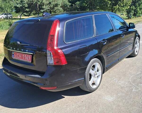 Черный Вольво В50, объемом двигателя 1.6 л и пробегом 261 тыс. км за 7000 $, фото 3 на Automoto.ua