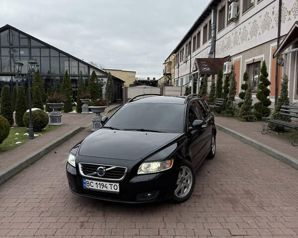 Чорний Вольво V50, об'ємом двигуна 1.6 л та пробігом 233 тис. км за 7799 $, фото 1 на Automoto.ua
