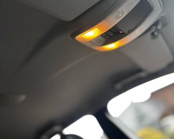 Черный Вольво В50, объемом двигателя 1.6 л и пробегом 264 тыс. км за 7600 $, фото 11 на Automoto.ua