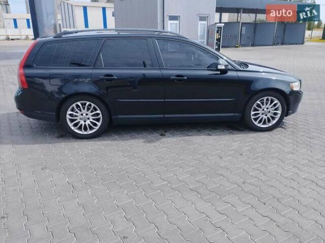 Черный Вольво В50, объемом двигателя 1.6 л и пробегом 251 тыс. км за 7200 $, фото 3 на Automoto.ua