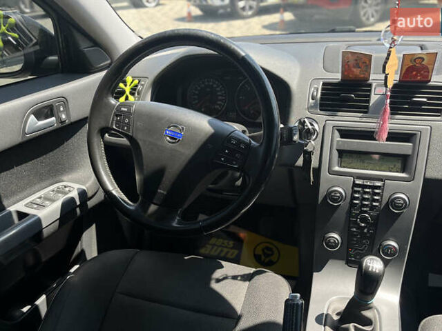 Вольво В50 2010 в Мукачеве на Automoto.ua Черный Вольво В50, объемом двигателя 1.56 л и пробегом 214 тыс. км за 8300 $, фото 13 на Automoto.ua