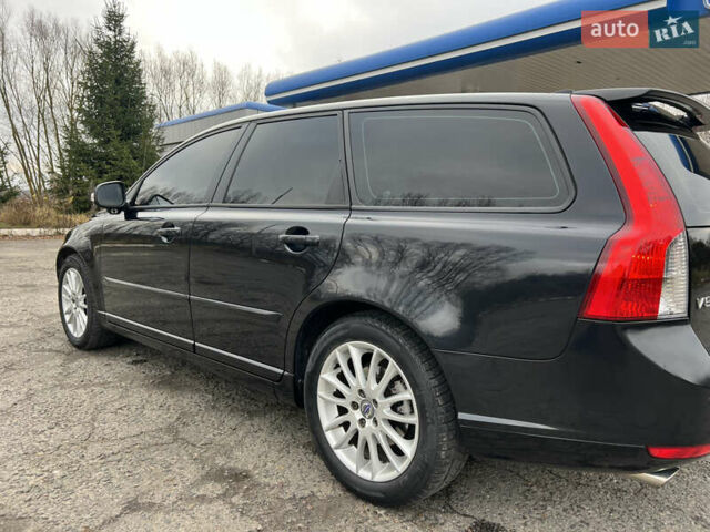 Чорний Вольво V50, об'ємом двигуна 2 л та пробігом 268 тис. км за 10250 $, фото 17 на Automoto.ua