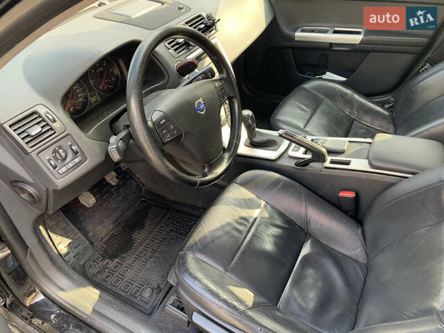 Черный Вольво В50, объемом двигателя 1.56 л и пробегом 270 тыс. км за 8100 $, фото 15 на Automoto.ua