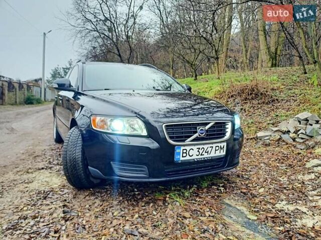 Чорний Вольво V50, об'ємом двигуна 1.6 л та пробігом 308 тис. км за 7200 $, фото 1 на Automoto.ua