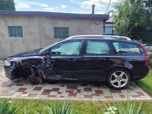 Черный Вольво В50, объемом двигателя 1.6 л и пробегом 160 тыс. км за 4200 $, фото 20 на Automoto.ua