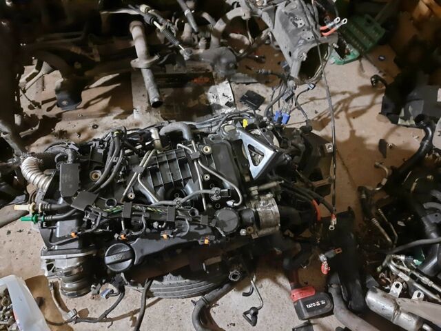 Чорний Вольво V50, об'ємом двигуна 1.6 л та пробігом 230 тис. км за 2000 $, фото 3 на Automoto.ua