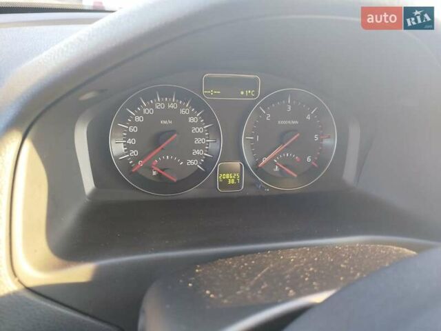 Черный Вольво В50, объемом двигателя 1.6 л и пробегом 208 тыс. км за 7200 $, фото 17 на Automoto.ua