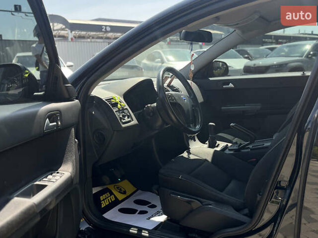 Вольво В50 2010 в Мукачеве на Automoto.ua Черный Вольво В50, объемом двигателя 1.56 л и пробегом 214 тыс. км за 8300 $, фото 15 на Automoto.ua