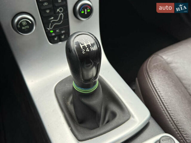 Черный Вольво В50, объемом двигателя 1.6 л и пробегом 263 тыс. км за 6999 $, фото 36 на Automoto.ua