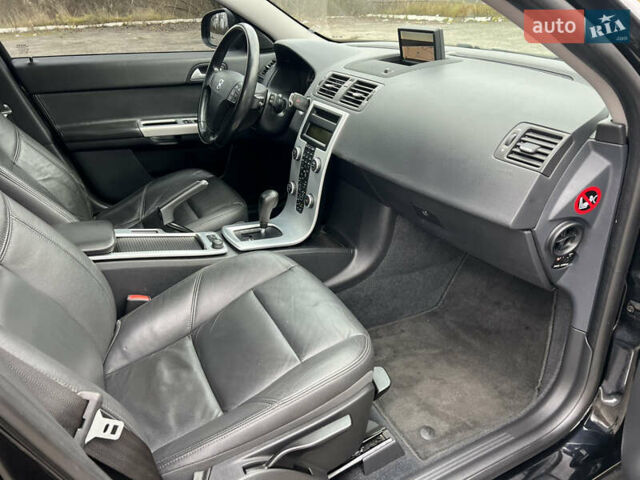 Чорний Вольво V50, об'ємом двигуна 2 л та пробігом 268 тис. км за 10250 $, фото 23 на Automoto.ua