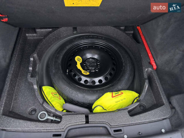 Чорний Вольво V50, об'ємом двигуна 1.6 л та пробігом 222 тис. км за 8200 $, фото 13 на Automoto.ua