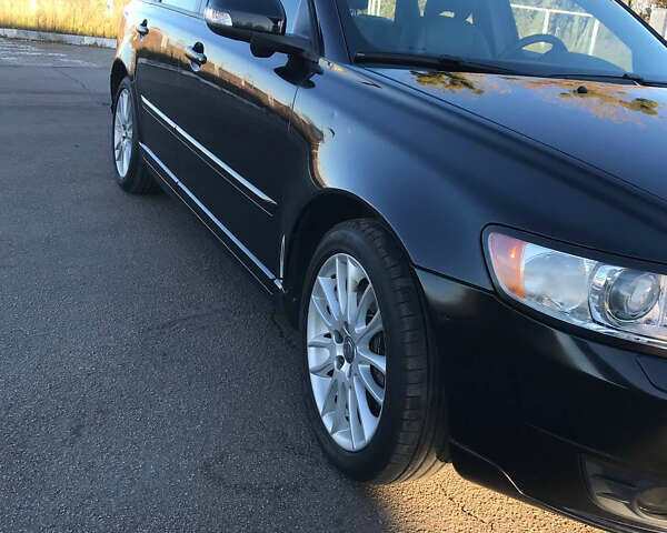 Черный Вольво В50, объемом двигателя 2 л и пробегом 269 тыс. км за 10350 $, фото 5 на Automoto.ua