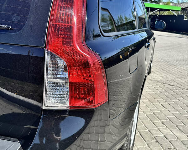 Черный Вольво В50, объемом двигателя 1.6 л и пробегом 263 тыс. км за 8100 $, фото 3 на Automoto.ua