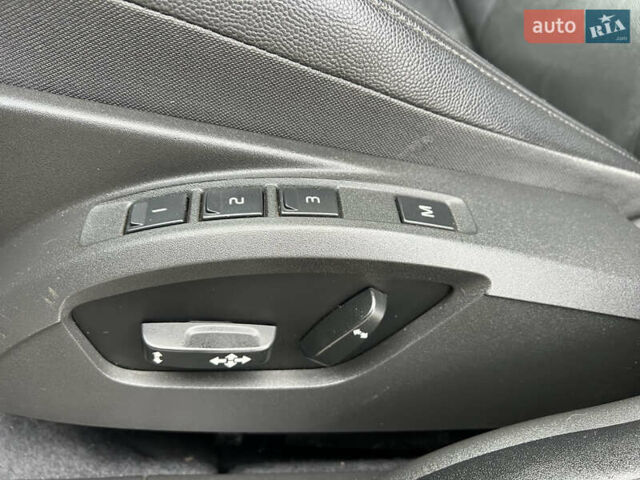 Чорний Вольво V50, об'ємом двигуна 2 л та пробігом 268 тис. км за 10250 $, фото 34 на Automoto.ua