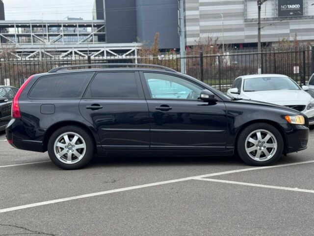 Черный Вольво В50, объемом двигателя 1.6 л и пробегом 266 тыс. км за 8900 $, фото 5 на Automoto.ua