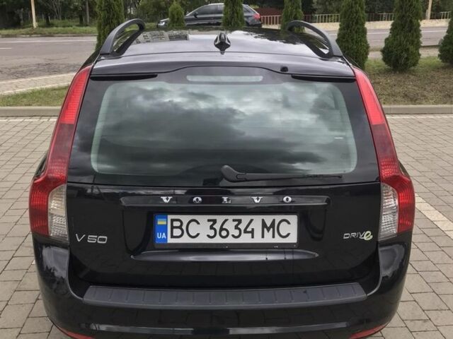 Черный Вольво В50, объемом двигателя 1.6 л и пробегом 243 тыс. км за 7200 $, фото 3 на Automoto.ua
