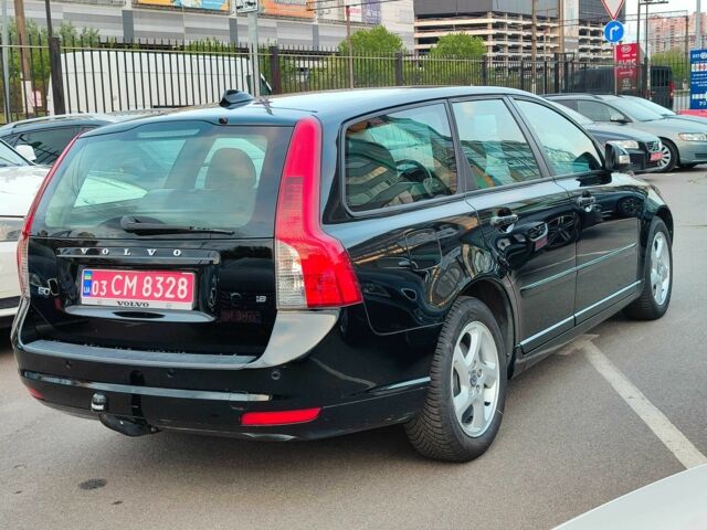 Черный Вольво В50, объемом двигателя 1.6 л и пробегом 201 тыс. км за 8300 $, фото 6 на Automoto.ua