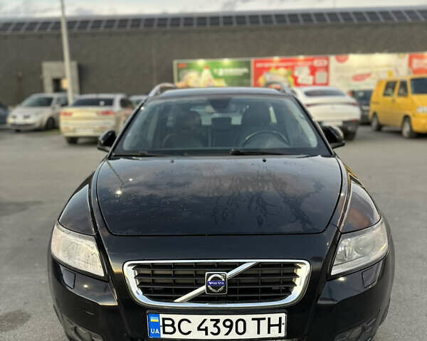 Черный Вольво В50, объемом двигателя 1.56 л и пробегом 146 тыс. км за 7800 $, фото 1 на Automoto.ua