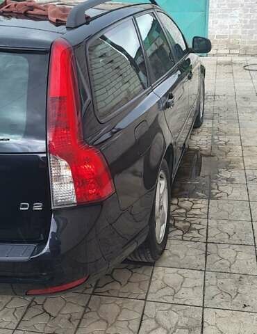 Черный Вольво В50, объемом двигателя 1.6 л и пробегом 160 тыс. км за 9300 $, фото 5 на Automoto.ua