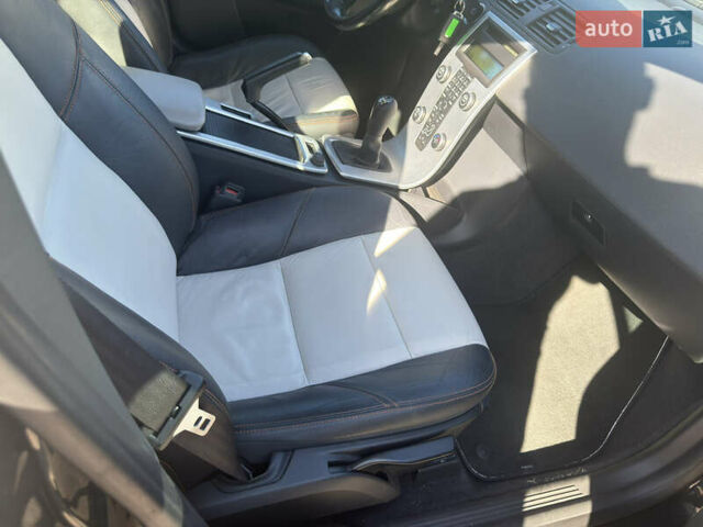 Вольво В50 2010 в Киеве на Automoto.ua Черный Вольво В50, объемом двигателя 1.6 л и пробегом 248 тыс. км за 9200 $, фото 23 на Automoto.ua