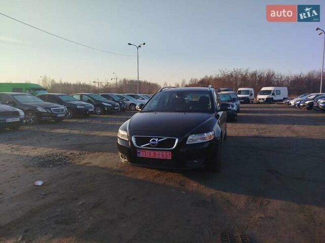 Черный Вольво В50, объемом двигателя 1.6 л и пробегом 208 тыс. км за 7200 $, фото 1 на Automoto.ua