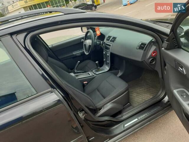 Вольво В50 2010 в Житомире на Automoto.ua Черный Вольво В50, объемом двигателя 1.6 л и пробегом 302 тыс. км за 5999 $, фото 1 на Automoto.ua