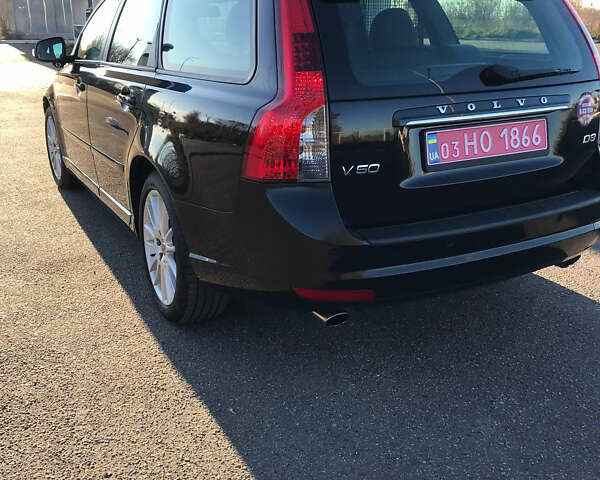 Черный Вольво В50, объемом двигателя 2 л и пробегом 269 тыс. км за 10350 $, фото 8 на Automoto.ua