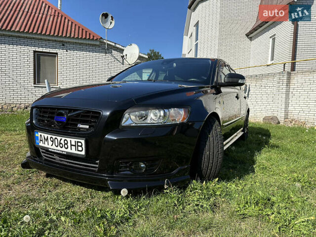 Черный Вольво В50, объемом двигателя 1.98 л и пробегом 265 тыс. км за 8000 $, фото 5 на Automoto.ua